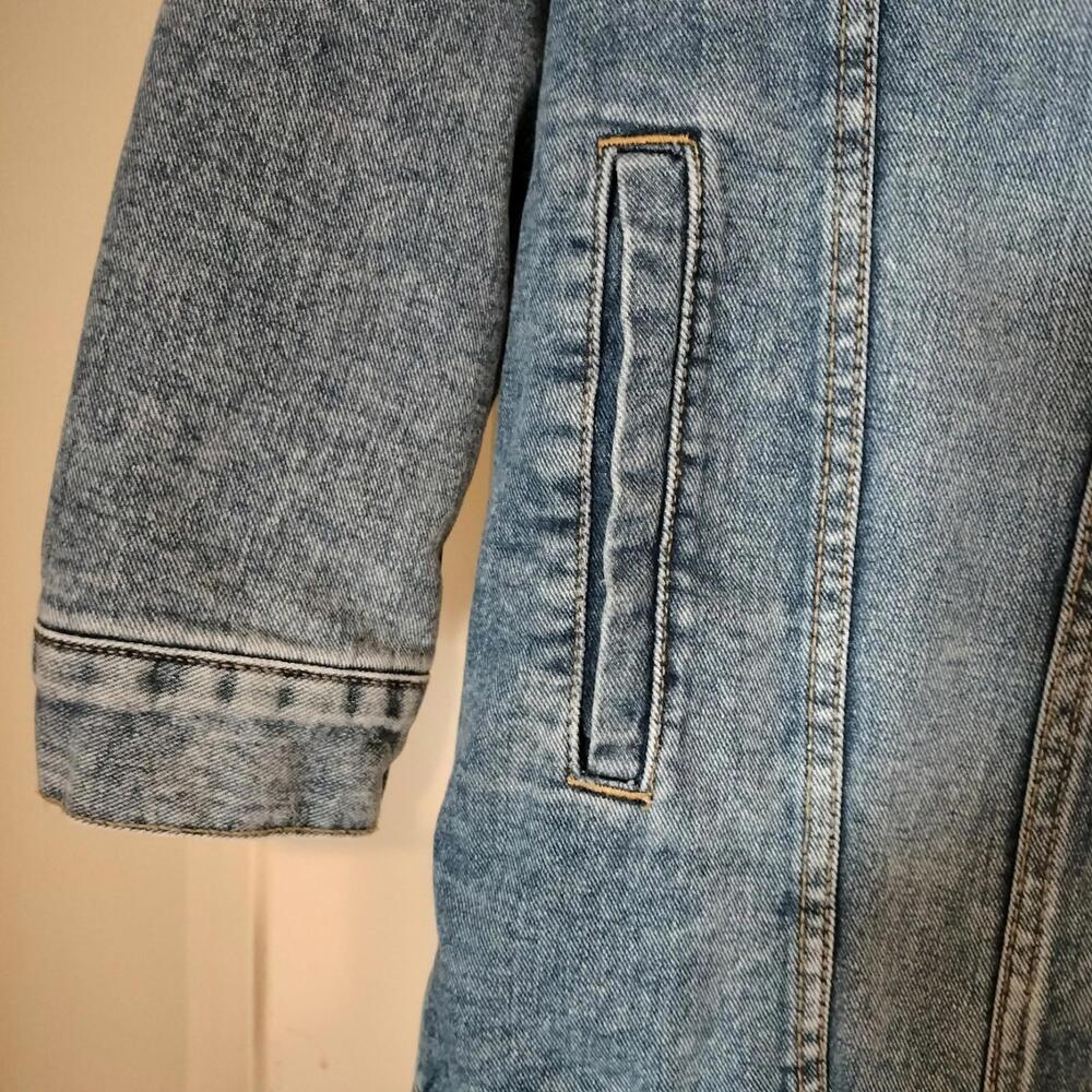 H&M Denim Jacket 4 front Pockets  Shearling Faux Fur Size 8 - Picture 9 of 9
